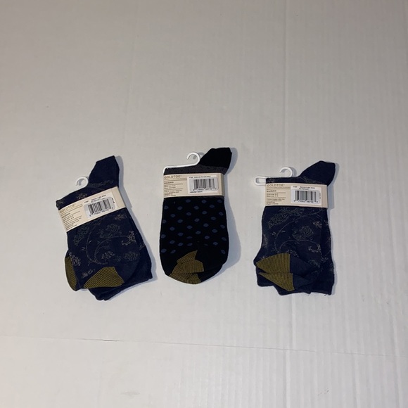 Gold Toe Men’s Sock Size 9-11 Shoe Size 6-9 Dress Socks 3 Pairs - Picture 2 of 9